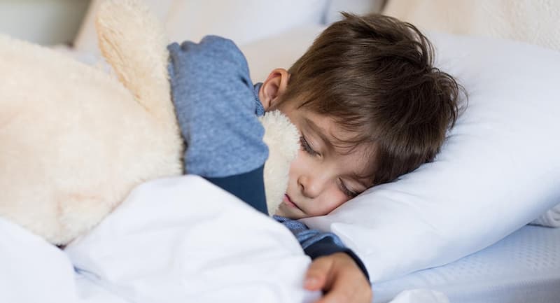 Trẻ ngủ hay chảy nước miếng ba mẹ nên làm gì. (ảnh: sưu tầm internet)