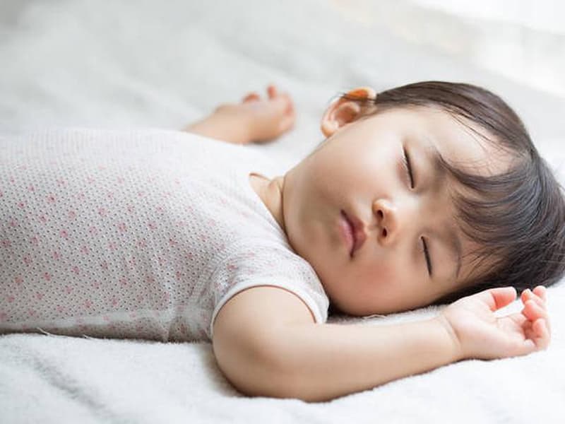 Những ảnh hưởng sức khoẻ khi trẻ ngủ hay giật mình. (Ảnh: sưu tầm internet)