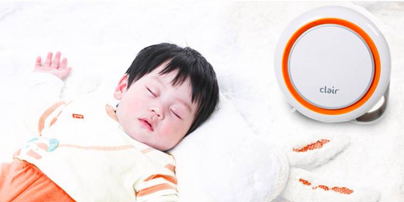 Làm ẩm không khí xung quanh bé để khiến bé dễ chịu và thoải mái hơn (Ảnh: Sưu tầm internet)