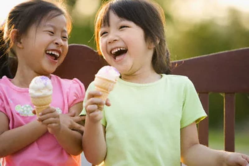 Hạn chế ăn vặt giúp trẻ 6 tuổi giảm biếng ăn hiệu quả. (Ảnh: sưu tầm internet)