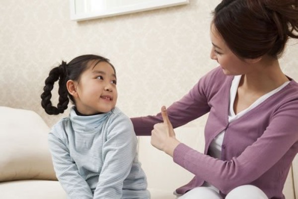 Hướng dẫn trẻ theo từng bước đúng đắn, kiên nhẫn hết mức có thể