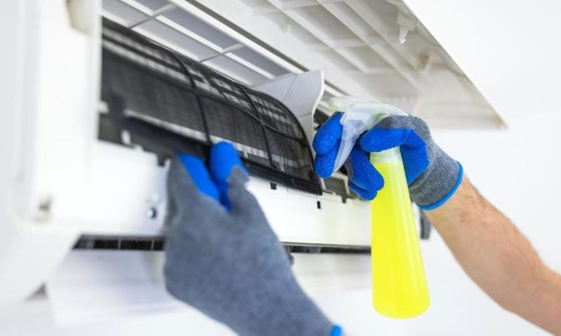 Vệ sinh điều hoà thường xuyên và sạch sẽ giúp bảo vệ hệ hô hấp của bé và cả những người trong gia đình (Nguồn: Sưu tầm Internet)