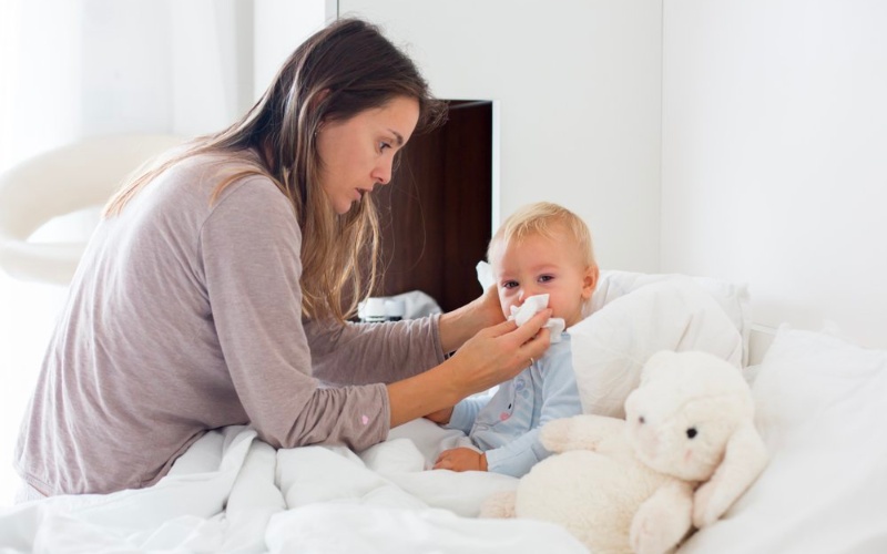  Cảm lạnh là một bệnh rất dễ gặp ở trẻ nhỏ (Ảnh: Sưu tầm Internet)