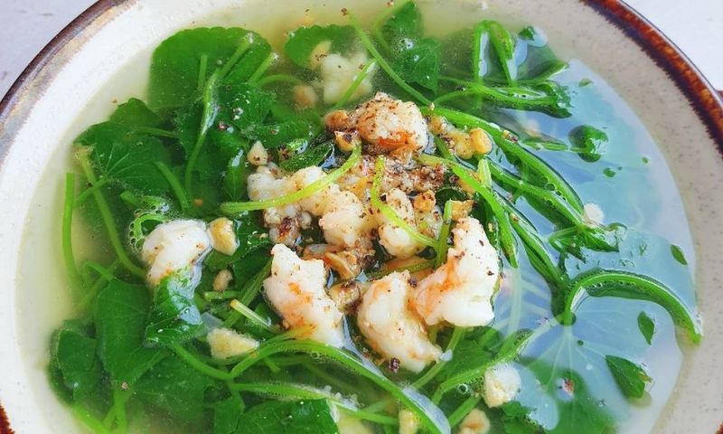 Món canh rau má nấu tôm vừa bổ dưỡng vừa thanh mát. (Ảnh: Nguồn Internet)
