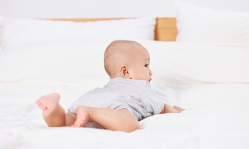 Những cách phòng ngừa nguy cơ bị ngã ở trẻ nhỏ. (Ảnh: Nguồn Internet)