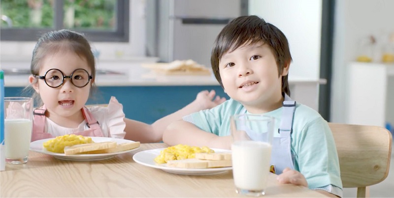 Xây dựng thực đơn dinh dưỡng đủ chất cho trẻ giúp phòng tránh bệnh tốt hơn. (Ảnh: Sưu tầm Internet)