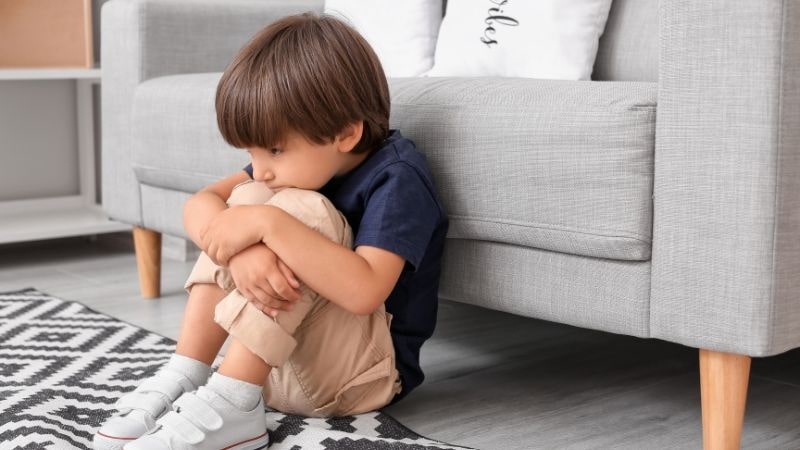 Một số biểu hiện thường gặp của trẻ bị rối loạn tư duy (Ảnh: Sưu tầm Internet)