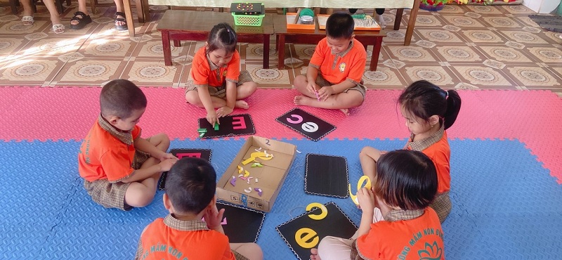 Trò chơi ghép từ khá phổ biến ở trường học (Ảnh: Sưu tầm internet)