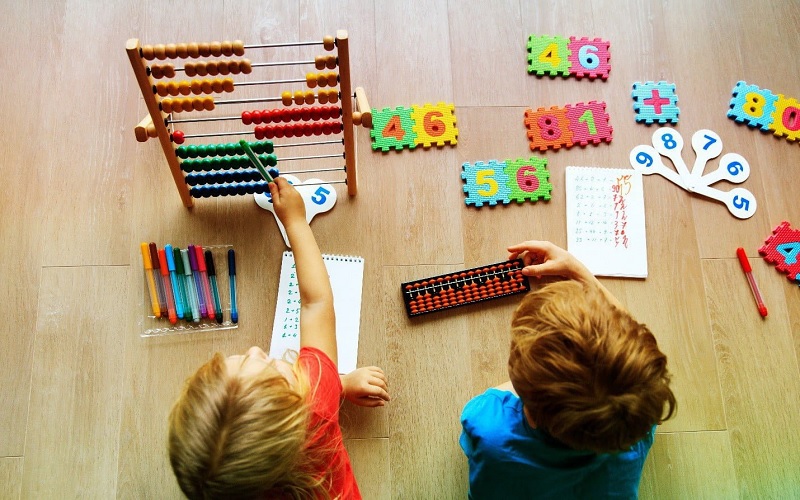 Dạy bé cách tính nhẩm khi học toán hiệu quả. (Ảnh: Sưu tầm internet)