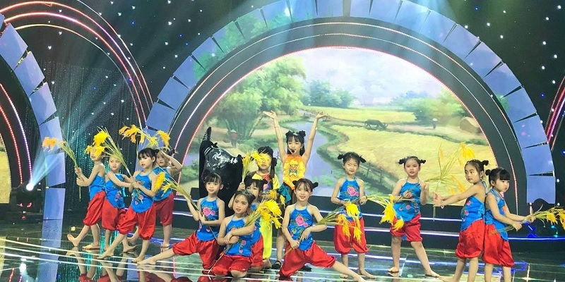 Cùng bé tham gia học múa tại Câu lạc bộ Giáo dục - Nghệ thuật Sao Linh Đàm. (Ảnh: Sưu tầm internet)