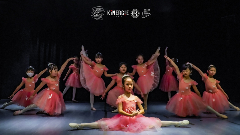 Dạy trẻ học múa tại Kinergie Studio. (Ảnh: Sưu tầm internet)