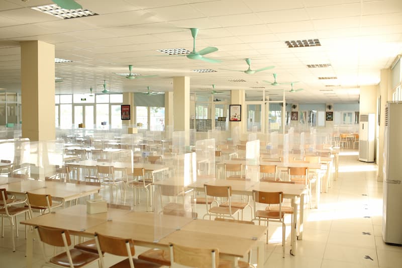 Phòng ăn uống cho học sinh. (Ảnh: www.wellspring.edu.vn)