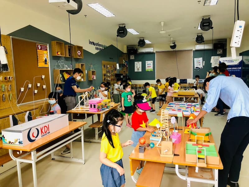 Chương trình giáo dục giúp con phát triển toàn diện. (Ảnh: Nhà trường)