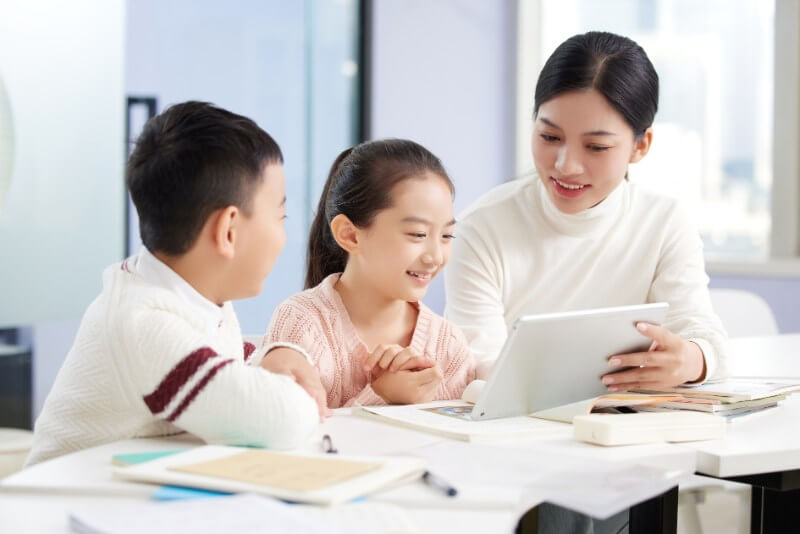 Phụ huynh nên chọn những ngôi trường có giáo viên được đào tạo bài bản