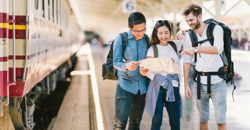 Việc biết thêm tiếng Anh sẽ giúp quá trình đi du lịch hiệu quả hơn. (ảnh: Sưu tầm internet)