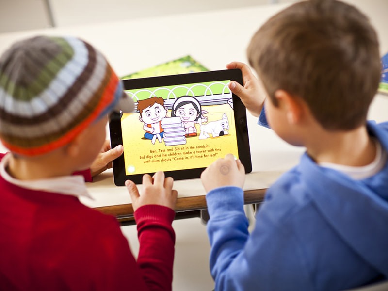 Lợi ích khi học tiếng Anh qua ứng dụng xem phim. (Ảnh: Internet)