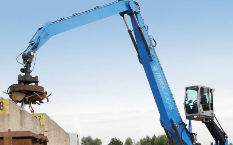 Nam châm điện giúp nâng các vật nặng. (Ảnh: Sưu tầm Internet)