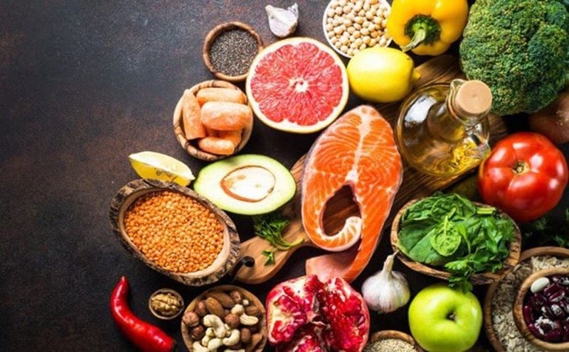 Bạn nên ưu tiên nguồn thực phẩm tự nhiên bổ sung vi chất dinh dưỡng. (Ảnh: Sưu tầm Internet)