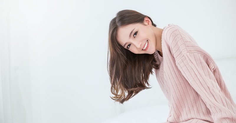 Vitamin B1 giúp tóc óng mượt hơn. (Ảnh: Shutterstock.com)