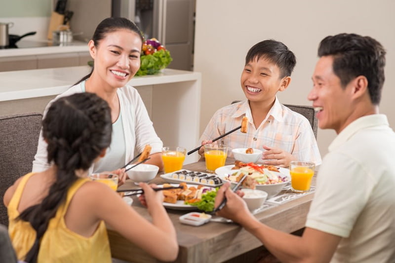 Bổ sung vitamin B12 qua chế độ ăn khoa học hàng ngày luôn được khuyến khích. (Ảnh: Sưu tầm Internet)
