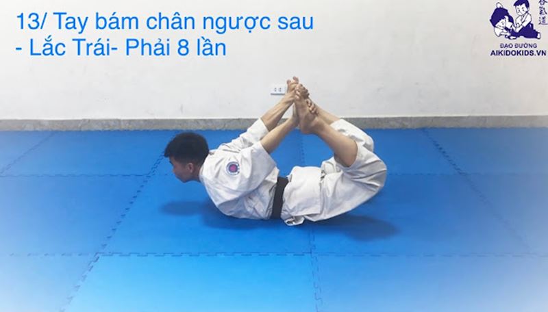 Phần khởi động võ Aikido 5. (Ảnh: Internet)