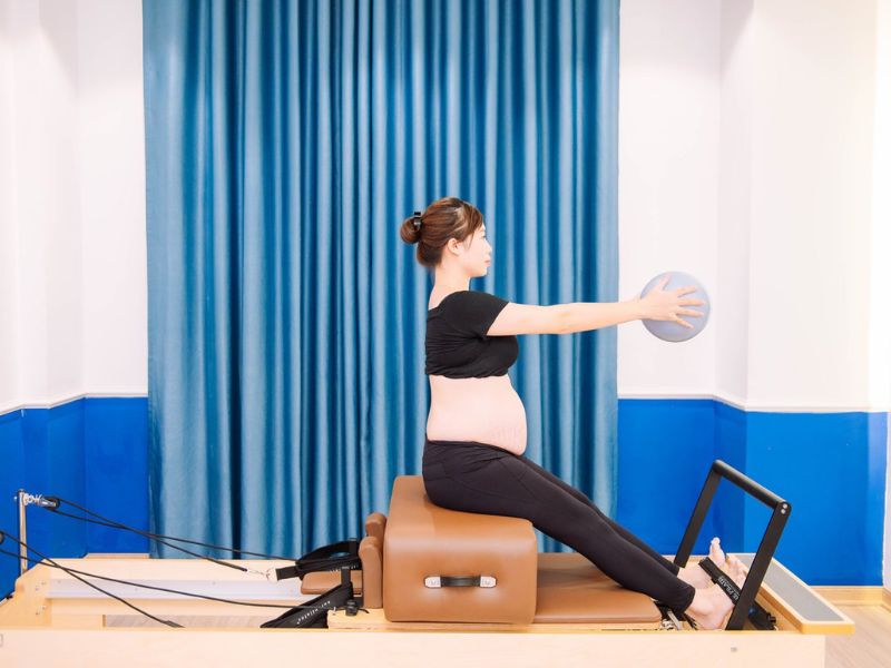 Những điều mẹ bầu cần lưu ý khi lựa chọn các bài tập Pilates trong quá trình mang thai (Ảnh: Sưu tầm Internet)