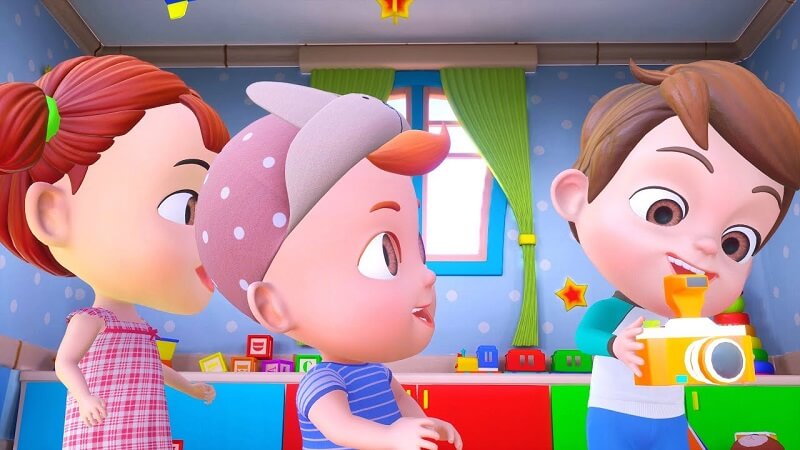 Ưu tiền chọn nội dung học tiếng Việt Youtube tạo sự hứng thú cho bé. (Ảnh: Sưu tầm internet)