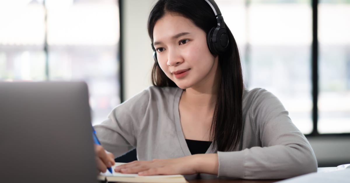 Top 50+ bài luyện nghe tiếng Anh cơ bản cho người mới học hay nhất