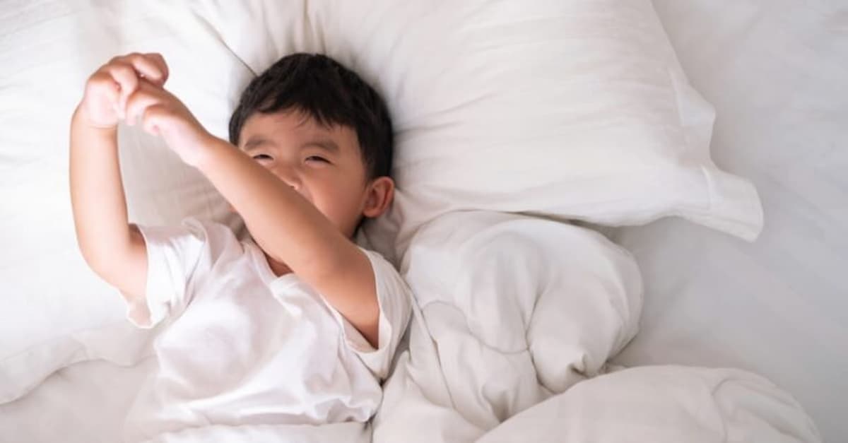 Trẻ 9 tuổi khó ngủ do nguyên nhân gì, cách khắc phục ra sao?
