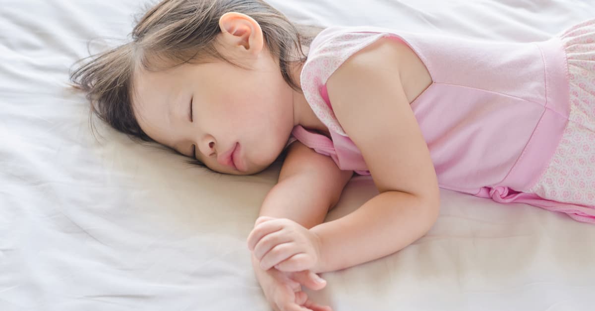 Trẻ 3 tuổi ngủ không sâu giấc: nguyên nhân và cách khắc phục