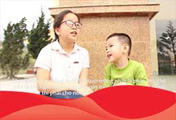 Bà mẹ vượt 25km để tạo môi trường cho con học tiếng Anh
