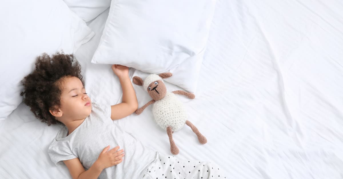 Trẻ 4 tuổi ngủ không sâu giấc về đêm: Giải pháp cho ba mẹ?