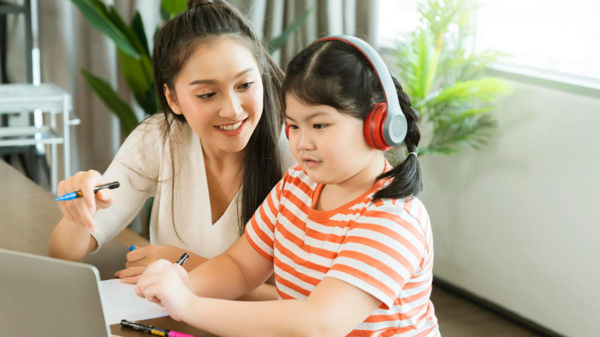[Complete guide] Effective English listening practice for beginners