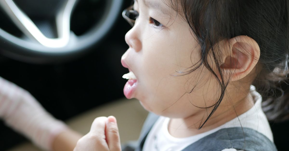 Hướng dẫn cách xử lý khi trẻ em bị hóc kẹo cho cha mẹ