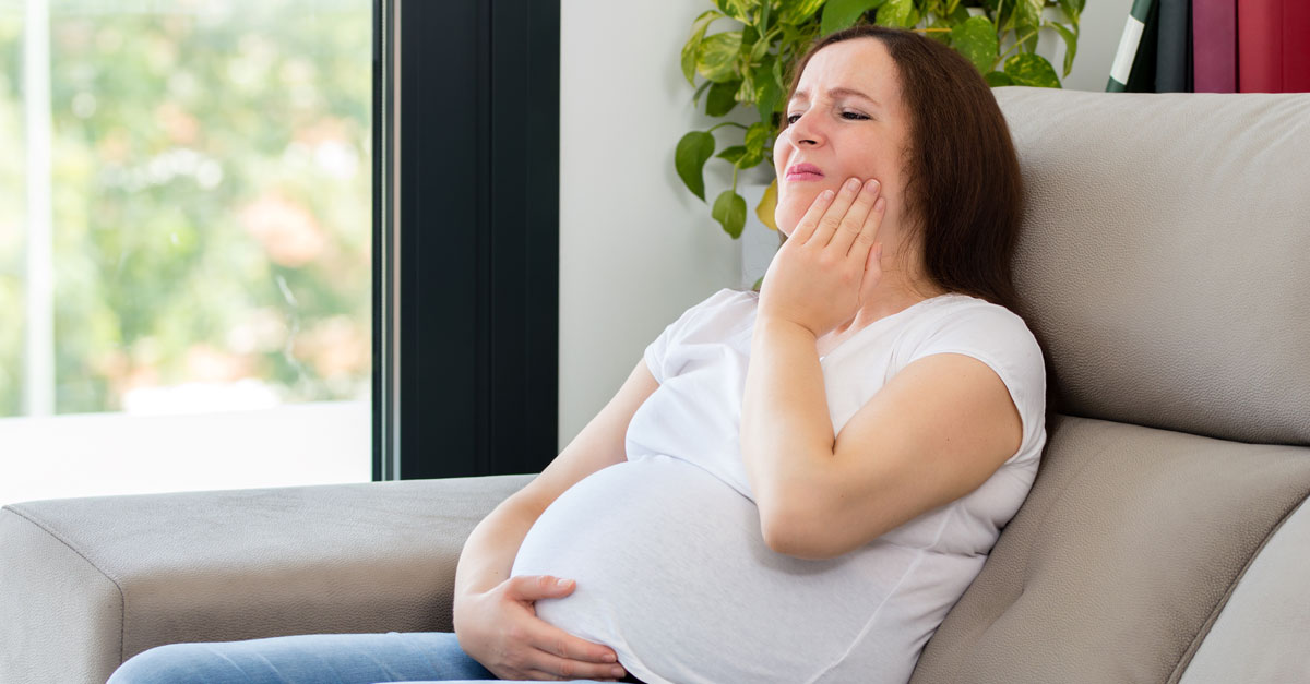 Sâu răng khi mang thai có nguy hiểm không? Điều trị như thế nào?