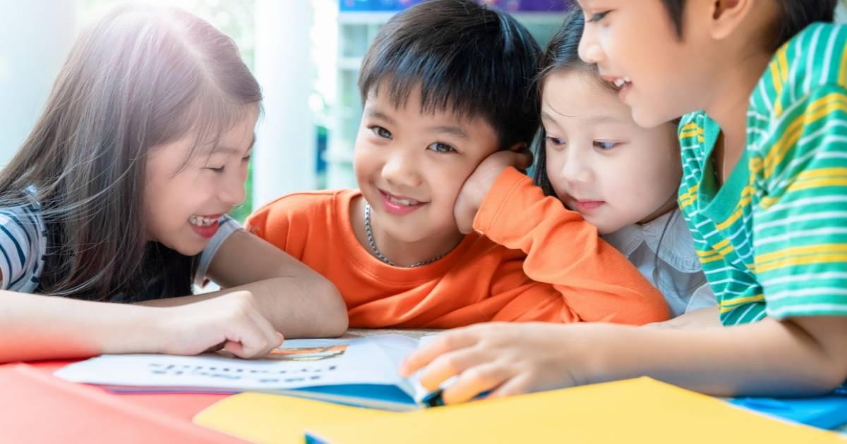 Top 11+ sách dạy bé 3 tuổi về ngôn ngữ, tư duy & kỹ năng sống hay nhất