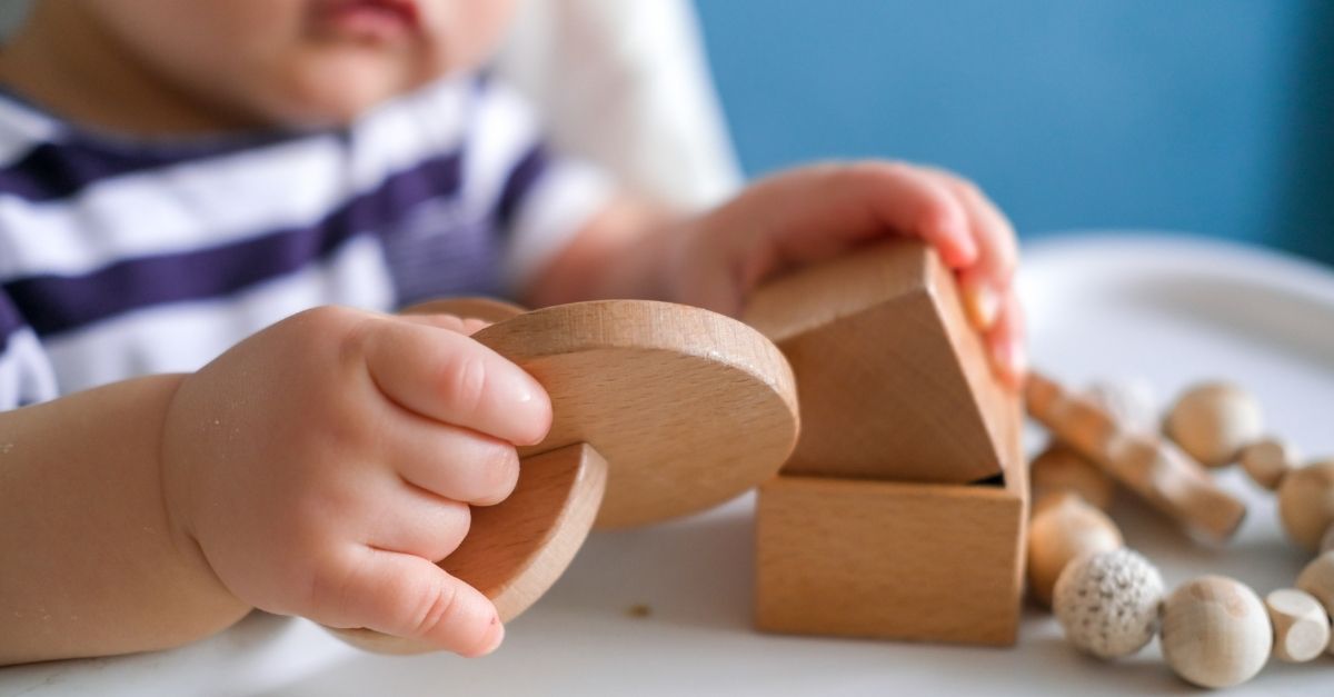Kinh nghiệm chọn đồ chơi gỗ thông minh cho bé (review sản phẩm)
