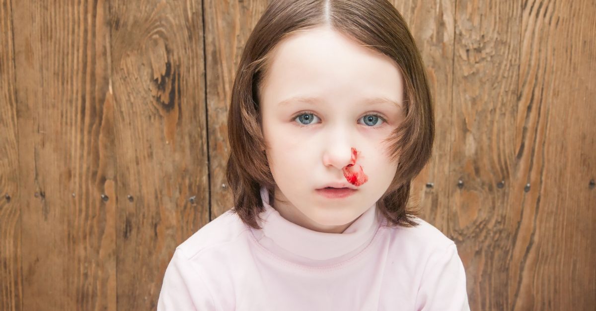 Trẻ 7 tuổi bị chảy máu cam có phải dấu hiệu của bệnh hay không?