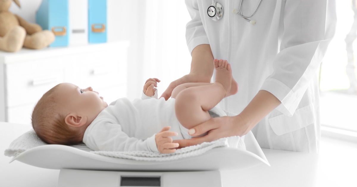 Vì sao trẻ sơ sinh tăng cân chậm tháng đầu? Giải pháp nào cải thiện hiệu quả nhất?