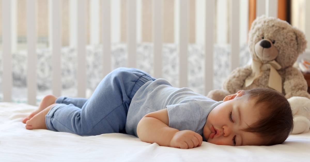 Trẻ 2 tuổi ngủ hay mơ: Nguyên nhân và giải pháp