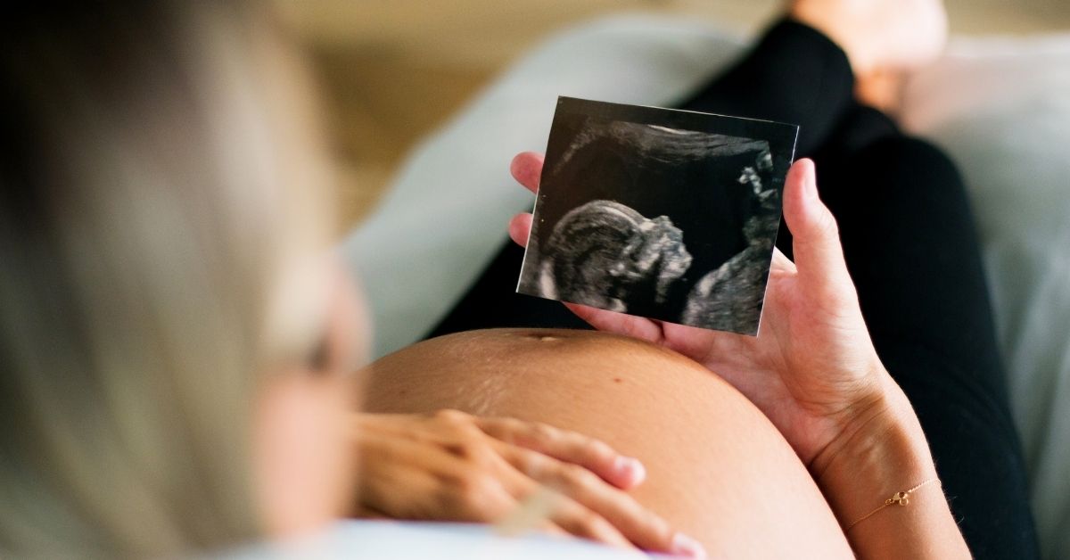 Đi siêu âm nhiều có ảnh hưởng đến thai nhi không và mẹ bầu cần lưu ý những gì?