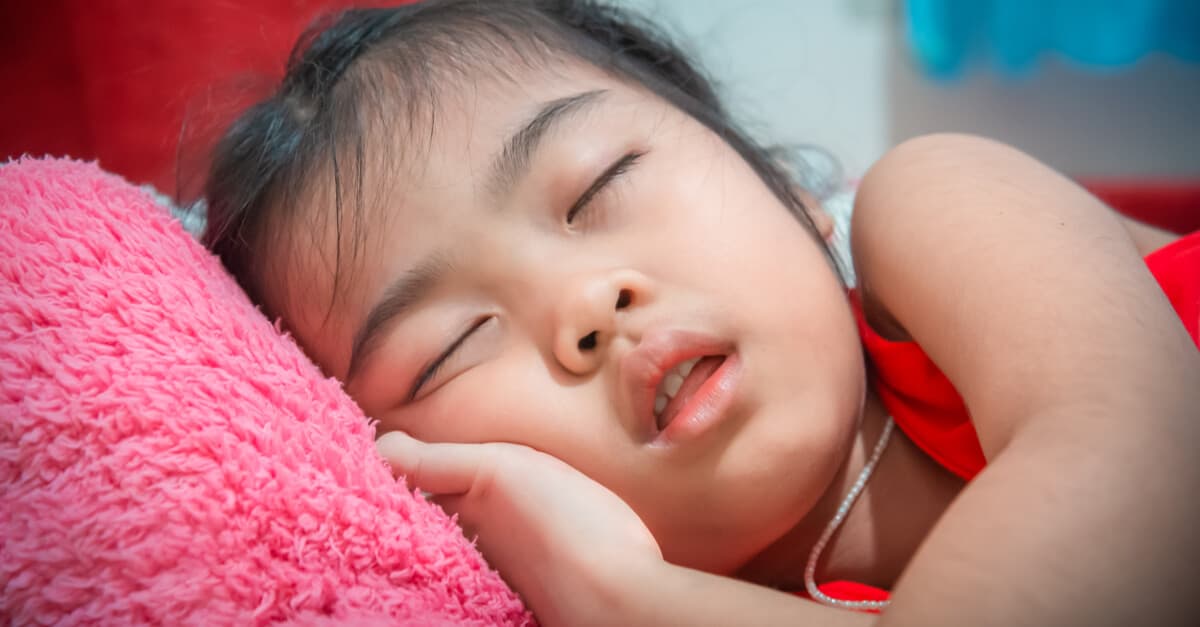 Sự nguy hiểm của tình trạng trẻ 2 tuổi ngủ thở khò khè và các cách khắc phục tốt nhất